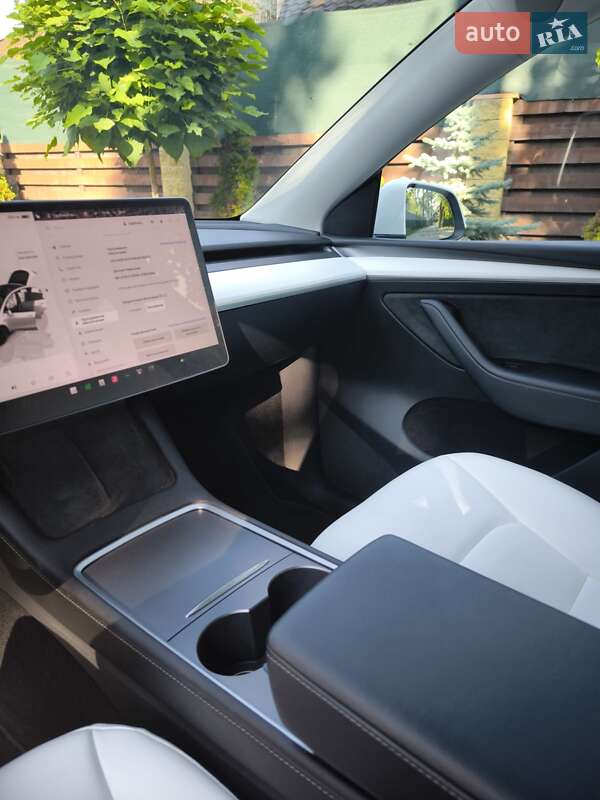 Внедорожник / Кроссовер Tesla Model Y 2023 в Буче