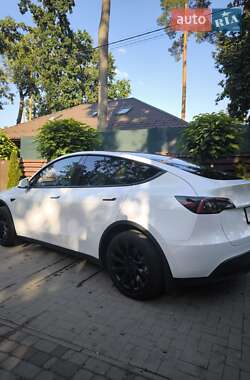 Позашляховик / Кросовер Tesla Model Y 2023 в 