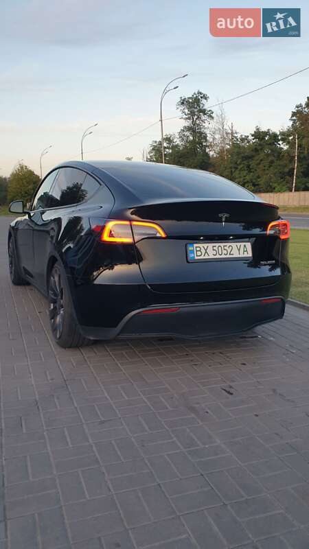 Tesla Model Y 2021