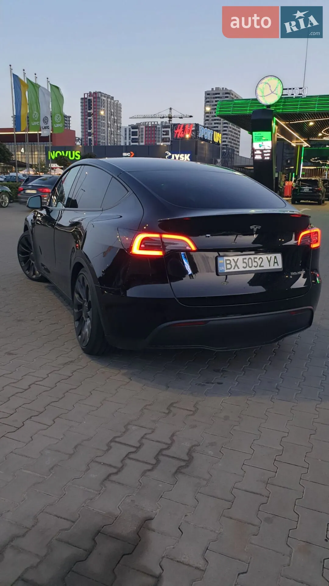2021 Tesla Model Y - мініатюра 3