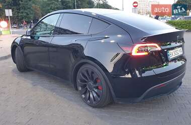 Внедорожник / Кроссовер Tesla Model Y 2021 в Киеве