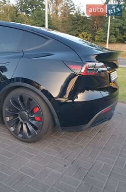 Внедорожник / Кроссовер Tesla Model Y 2021 в Киеве