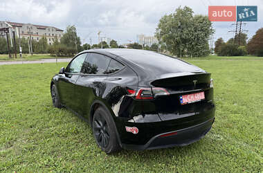 Позашляховик / Кросовер Tesla Model Y 2024 в 
