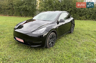 Позашляховик / Кросовер Tesla Model Y 2024 в 