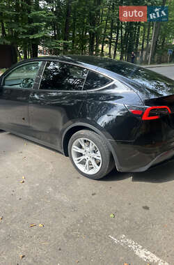 Позашляховик / Кросовер Tesla Model Y 2023 в 