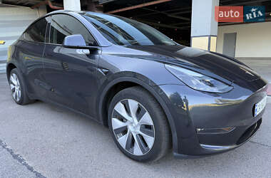 Позашляховик / Кросовер Tesla Model Y 2024 в 