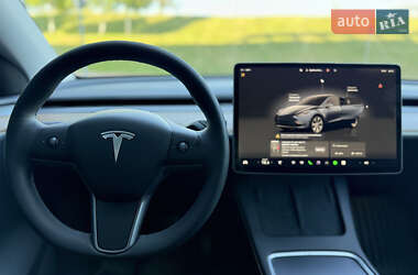 Позашляховик / Кросовер Tesla Model Y 2024 в 