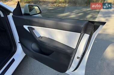 Позашляховик / Кросовер Tesla Model Y 2021 в 