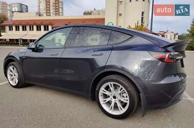 Позашляховик / Кросовер Tesla Model Y 2024 в 