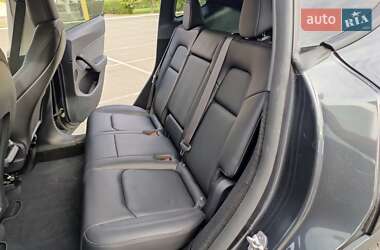 Позашляховик / Кросовер Tesla Model Y 2024 в 