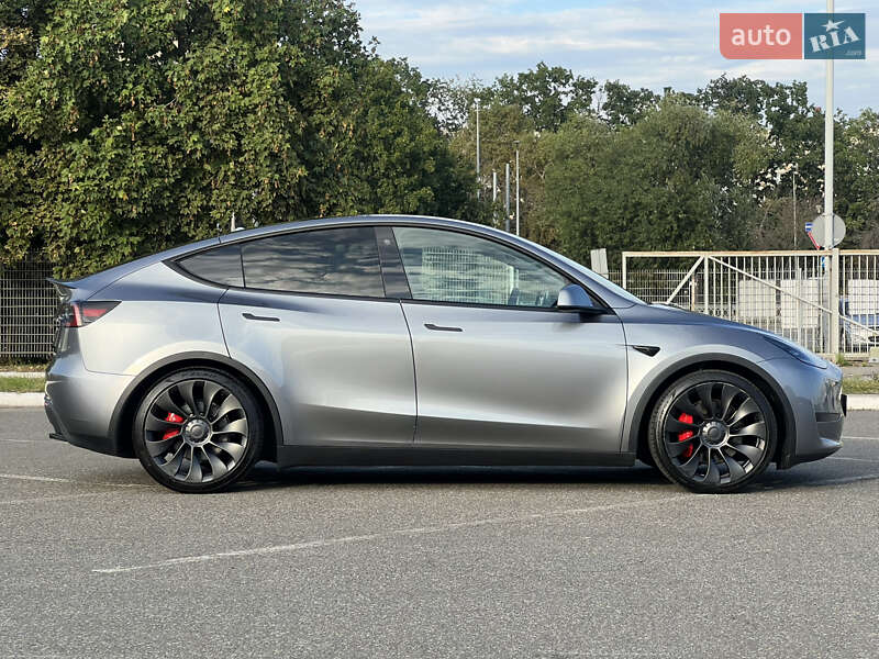 Внедорожник / Кроссовер Tesla Model Y 2023 в Киеве