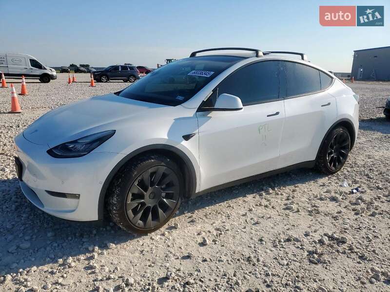Tesla Model Y 2021