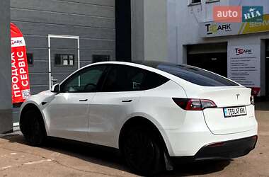 Позашляховик / Кросовер Tesla Model Y 2021 в 