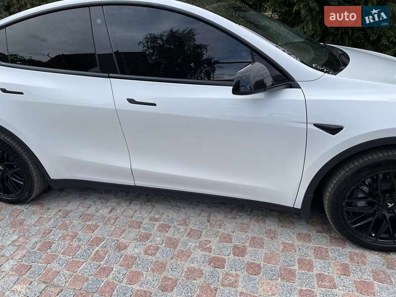 Позашляховик / Кросовер Tesla Model Y 2020 в Києві