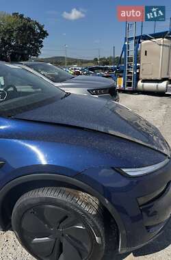Позашляховик / Кросовер Tesla Model Y 2025 в Києві