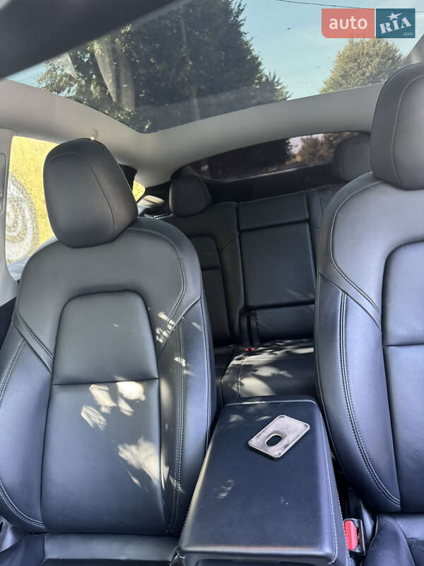 Позашляховик / Кросовер Tesla Model Y 2022 в Ірпені фото 3 Позашляховик / Кросовер Tesla Model Y 2022 в Ірпені