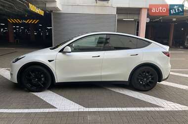 Позашляховик / Кросовер Tesla Model Y 2024 в 