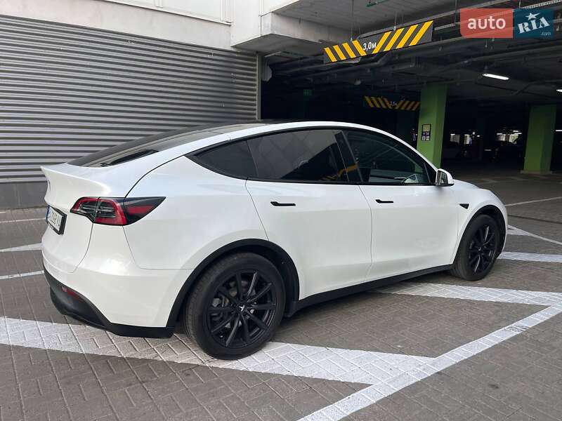 Внедорожник / Кроссовер Tesla Model Y 2024 в Киеве
