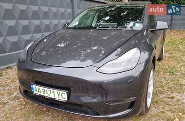 Позашляховик / Кросовер Tesla Model Y 2024 в 