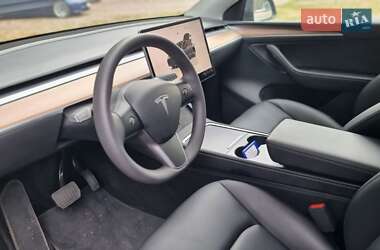 Позашляховик / Кросовер Tesla Model Y 2024 в 