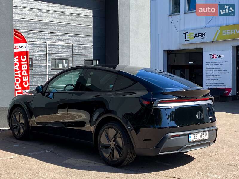 Внедорожник / Кроссовер Tesla Model Y 2025 в Киеве