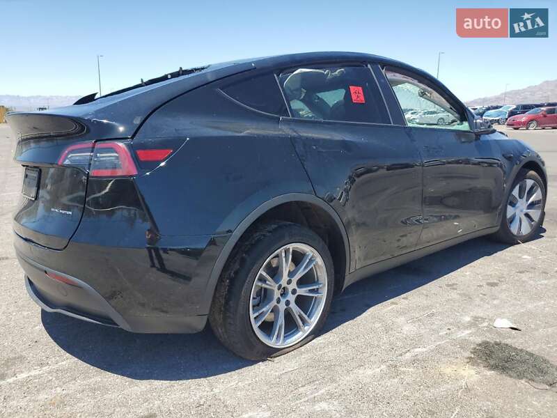 Позашляховик / Кросовер Tesla Model Y 2024 в Києві