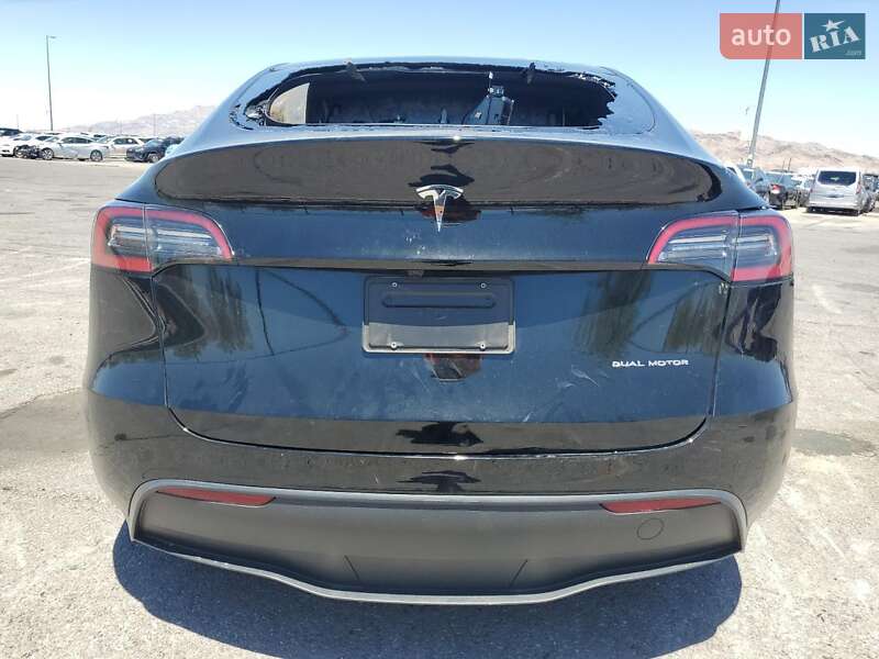 Позашляховик / Кросовер Tesla Model Y 2024 в Києві