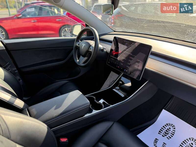 Позашляховик / Кросовер Tesla Model Y 2020 в Луцьку фото 15 Позашляховик / Кросовер Tesla Model Y 2020 в Луцьку