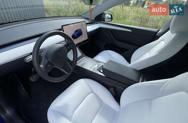 Позашляховик / Кросовер Tesla Model Y 2024 в 