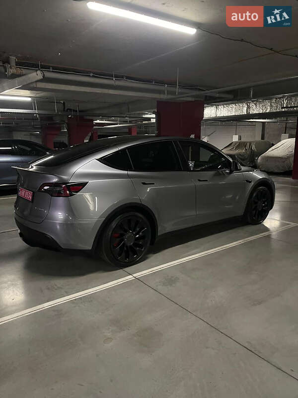Позашляховик / Кросовер Tesla Model Y 2024 в Дніпрі