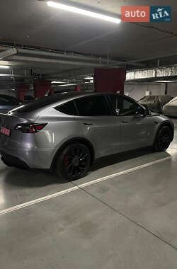 Внедорожник / Кроссовер Tesla Model Y 2024 в 