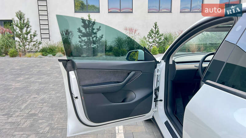 Позашляховик / Кросовер Tesla Model Y 2021 в Луцьку