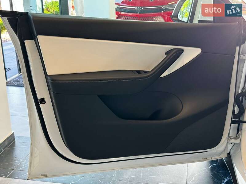 Позашляховик / Кросовер Tesla Model Y 2021 в Львові фото 23 Позашляховик / Кросовер Tesla Model Y 2021 в Львові