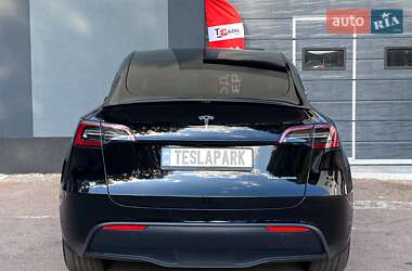 Внедорожник / Кроссовер Tesla Model Y 2024 в 
