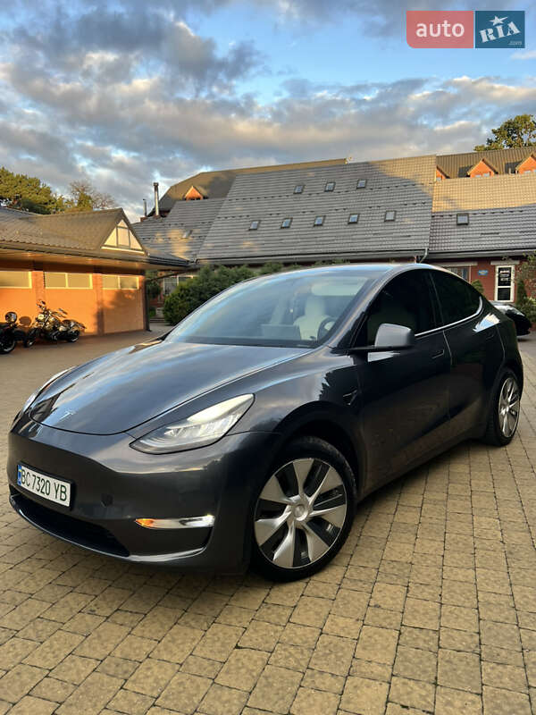 Tesla Model Y 2020