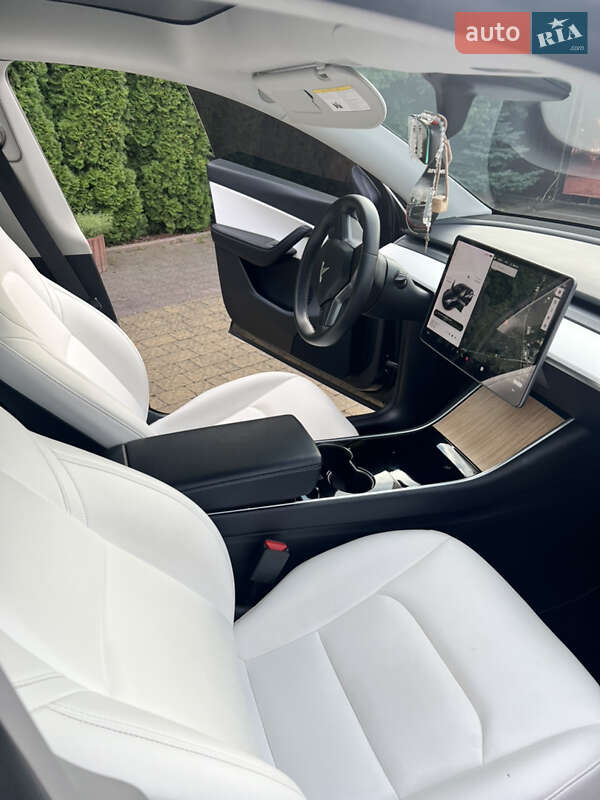 Внедорожник / Кроссовер Tesla Model Y 2020 в Львове