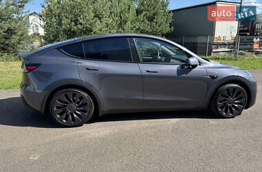 Позашляховик / Кросовер Tesla Model Y 2023 в 