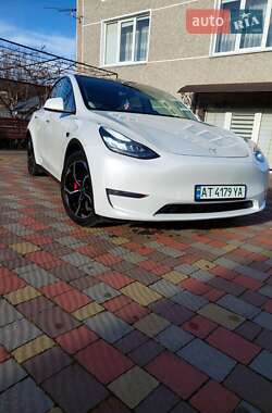 Позашляховик / Кросовер Tesla Model Y 2020 в 