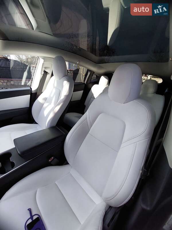 Внедорожник / Кроссовер Tesla Model Y 2020 в Тысменице