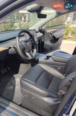 Внедорожник / Кроссовер Tesla Model Y 2024 в 
