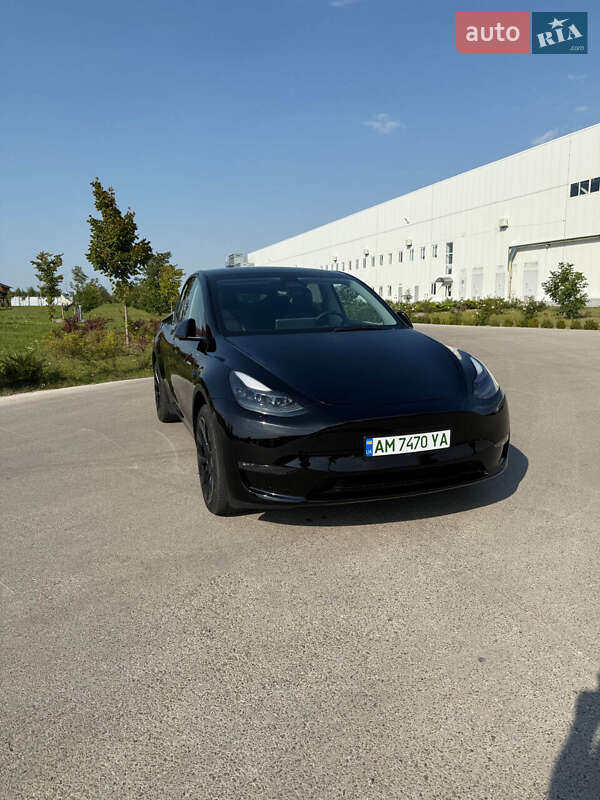 Внедорожник / Кроссовер Tesla Model Y 2023 в Коростене
