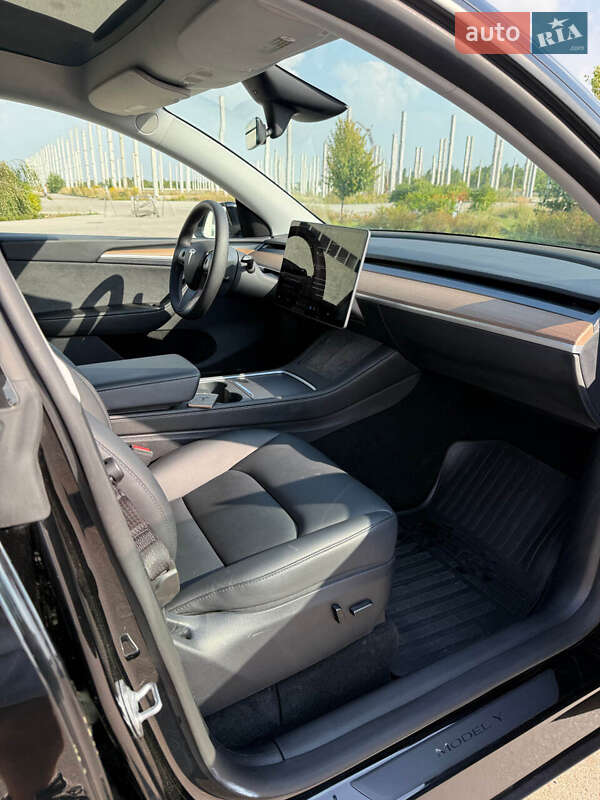 Внедорожник / Кроссовер Tesla Model Y 2023 в Коростене