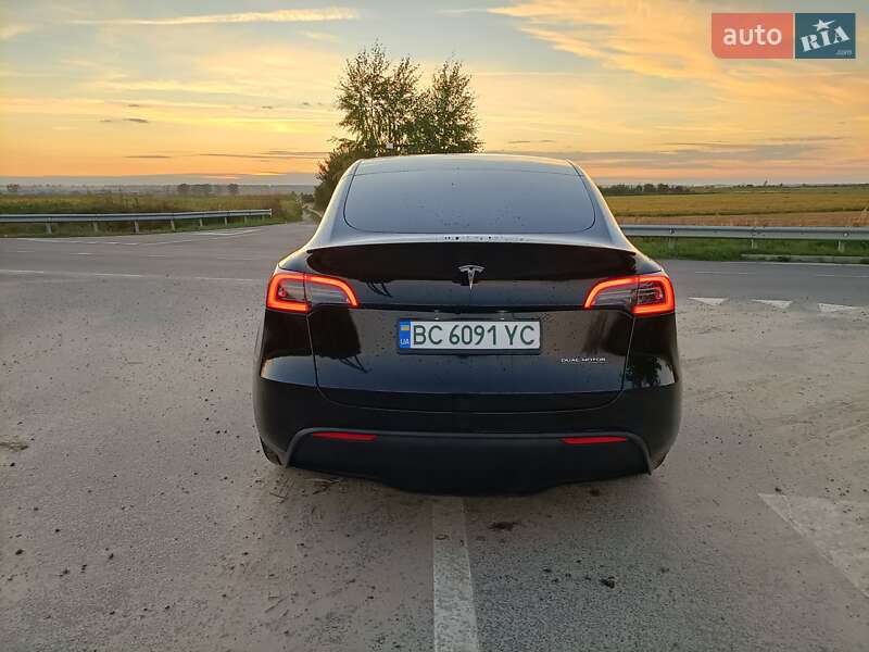 Позашляховик / Кросовер Tesla Model Y 2022 в Львові