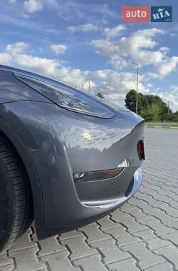 Позашляховик / Кросовер Tesla Model Y 2023 в 