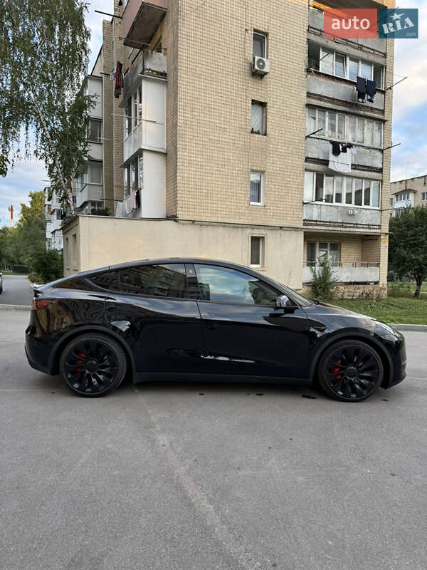 Внедорожник / Кроссовер Tesla Model Y 2022 в Могилев-Подольске