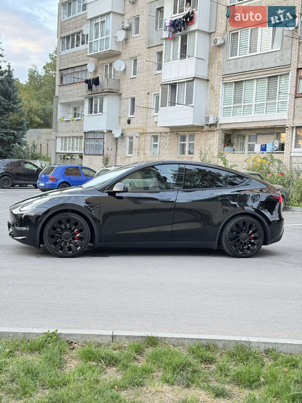 Внедорожник / Кроссовер Tesla Model Y 2022 в Могилев-Подольске