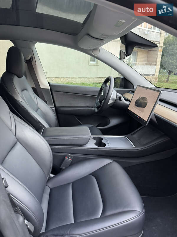 Внедорожник / Кроссовер Tesla Model Y 2022 в Могилев-Подольске