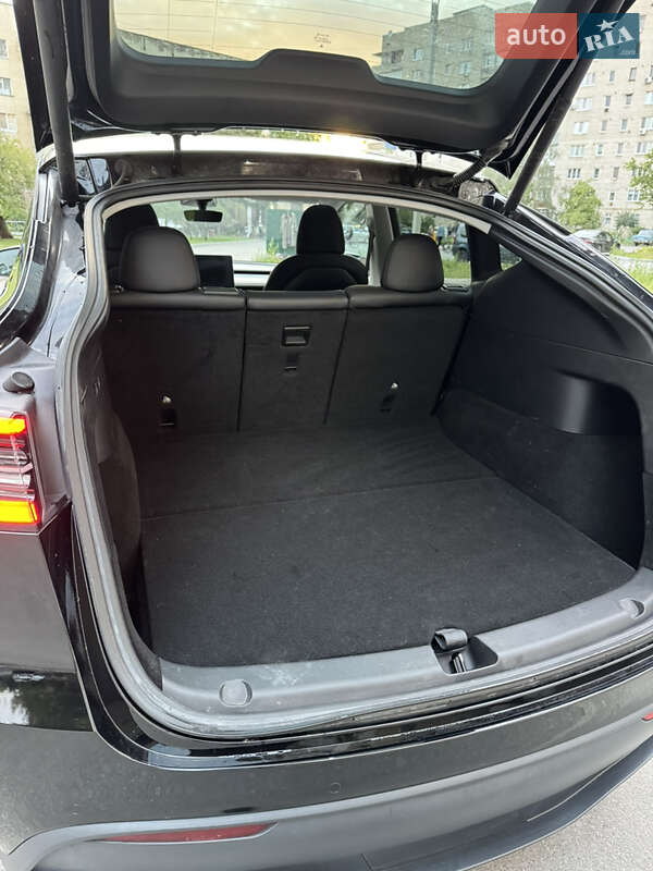 Внедорожник / Кроссовер Tesla Model Y 2022 в Могилев-Подольске