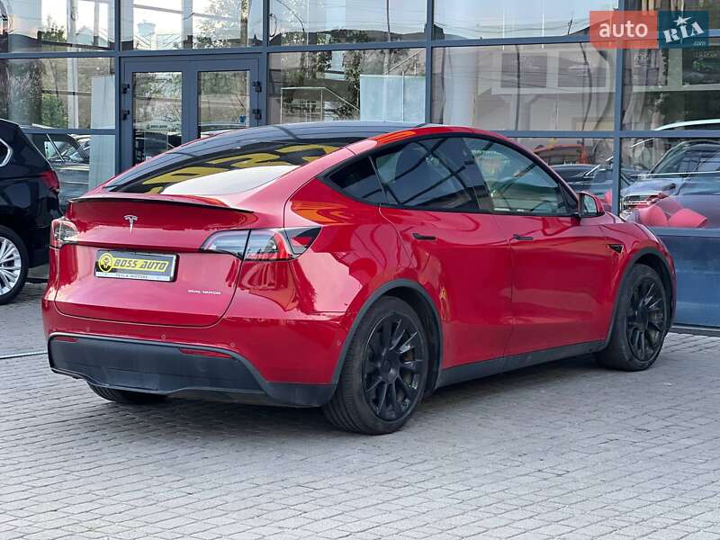 Позашляховик / Кросовер Tesla Model Y 2021 в Івано-Франківську