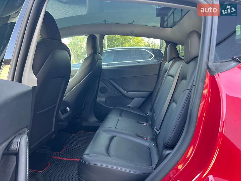 Позашляховик / Кросовер Tesla Model Y 2021 в Івано-Франківську